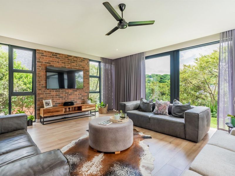 Where Style Meets Family Living - Photo 6