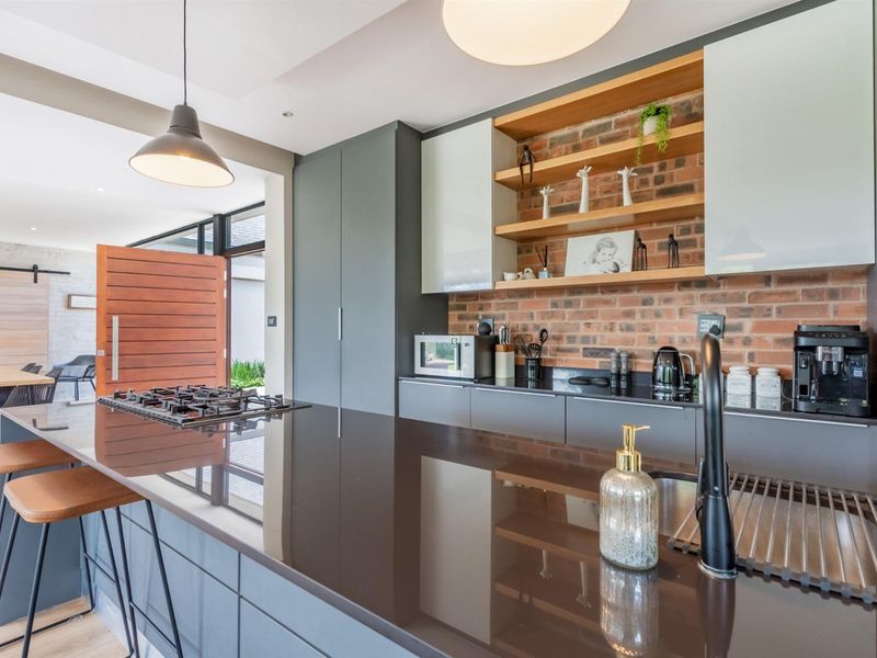 Where Style Meets Family Living - Photo 10