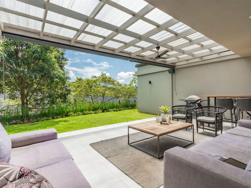 Where Style Meets Family Living - Photo 3