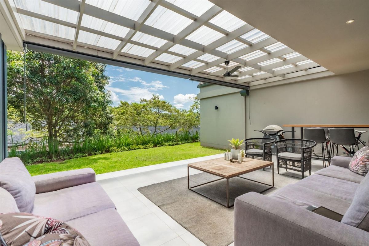 Where Style Meets Family Living - Photo 3