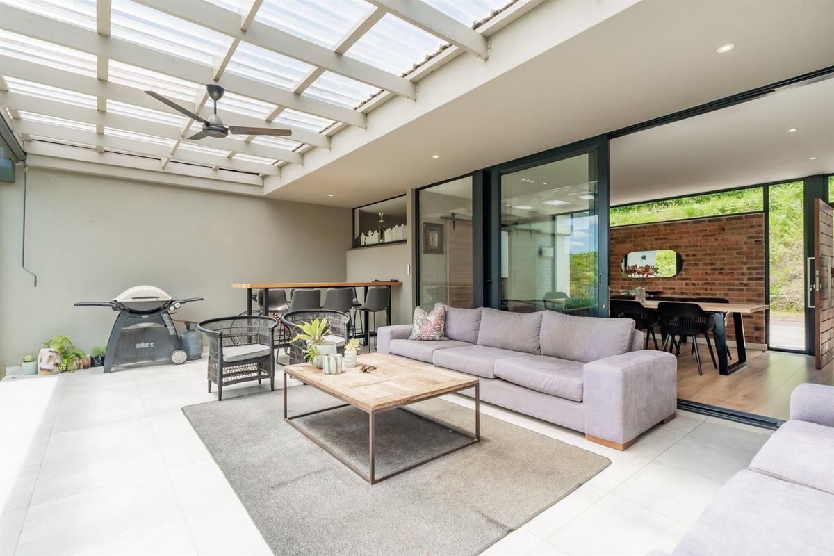 Where Style Meets Family Living - Photo 4