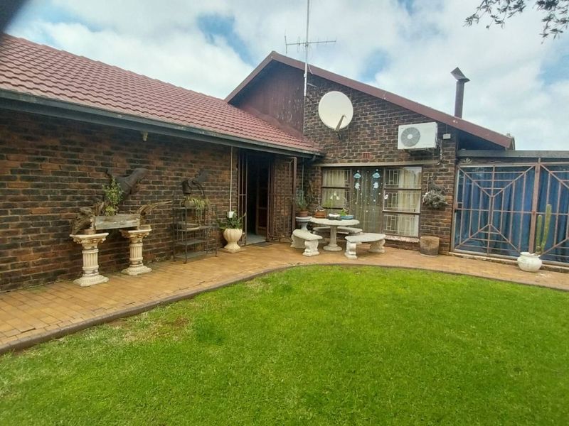 House For Sale in Pomona, Kempton Park - Photo 2