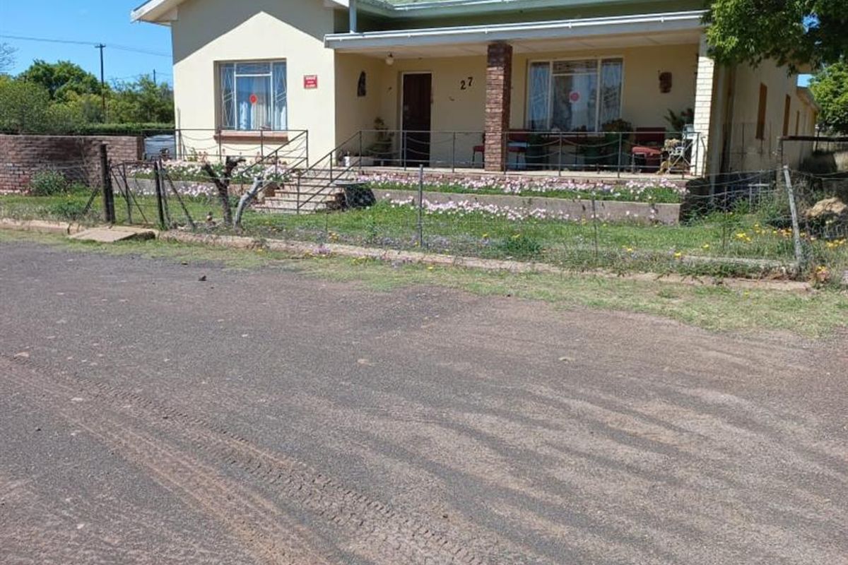 House For Sale in Steynsburg - Photo 3