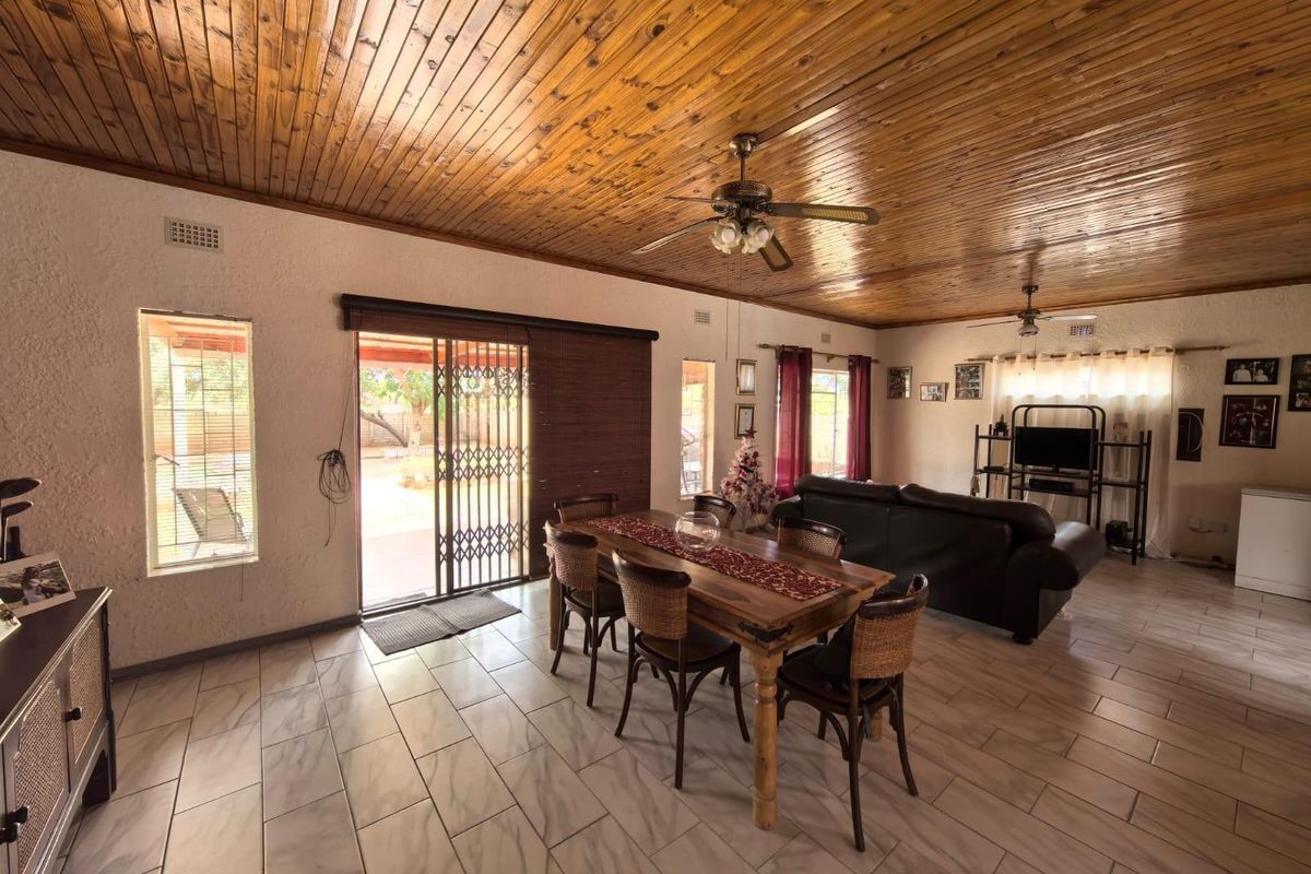 A Spacious Home With Heart And a Flat in Verwoerdpark, Kimberley - Photo 5