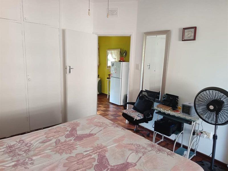 SNUG INVITING 1 BEDROOM UNIT WITH SEA VIEWS - Photo 9