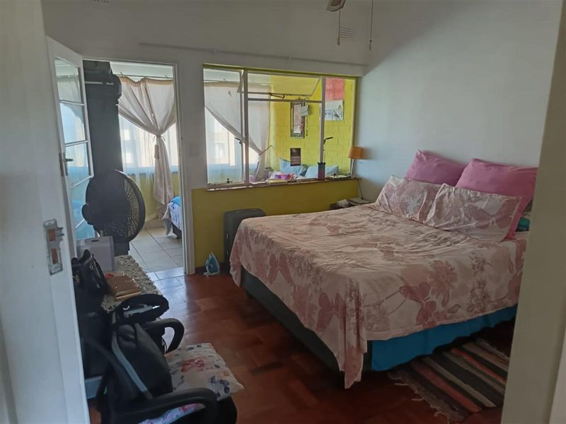 SNUG INVITING 1 BEDROOM UNIT WITH SEA VIEWS - Photo 6