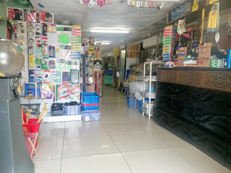 Manaba Business Hub. Unique Investment Opportunity - Craft Shop with Residential Unit - Photo 6