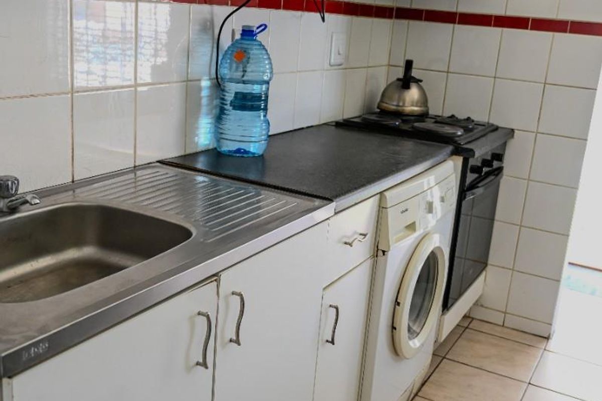 2 Bedroom House - Photo 3