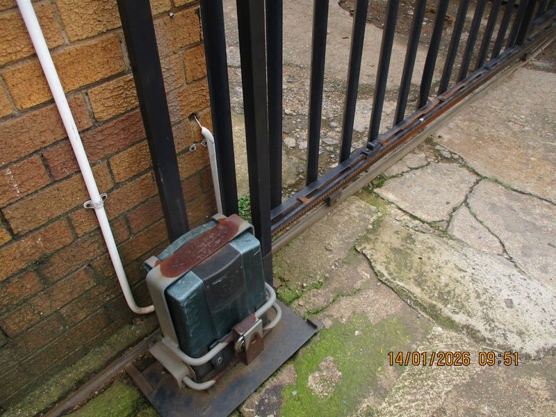 2 Bed Apartment For Sale in Birchleigh - Photo 2