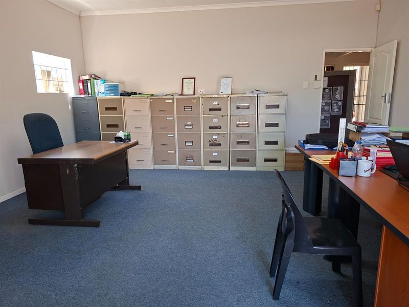 Professional Office Space to Let - Prime Shirley Street Location - Photo 10
