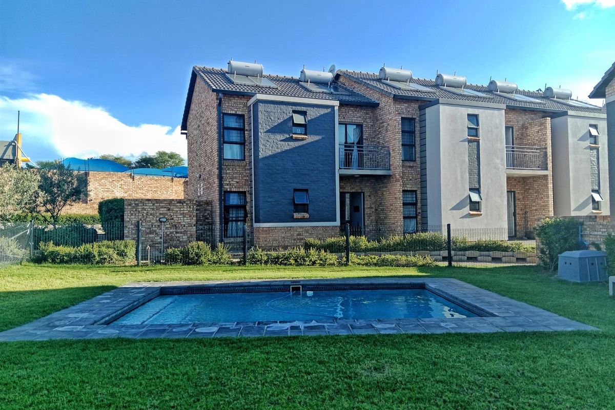 Luxurious 2 Bedroom Apartment To Rent in Theresa Park at Forest View security Estate, Pretoria North - Photo 3