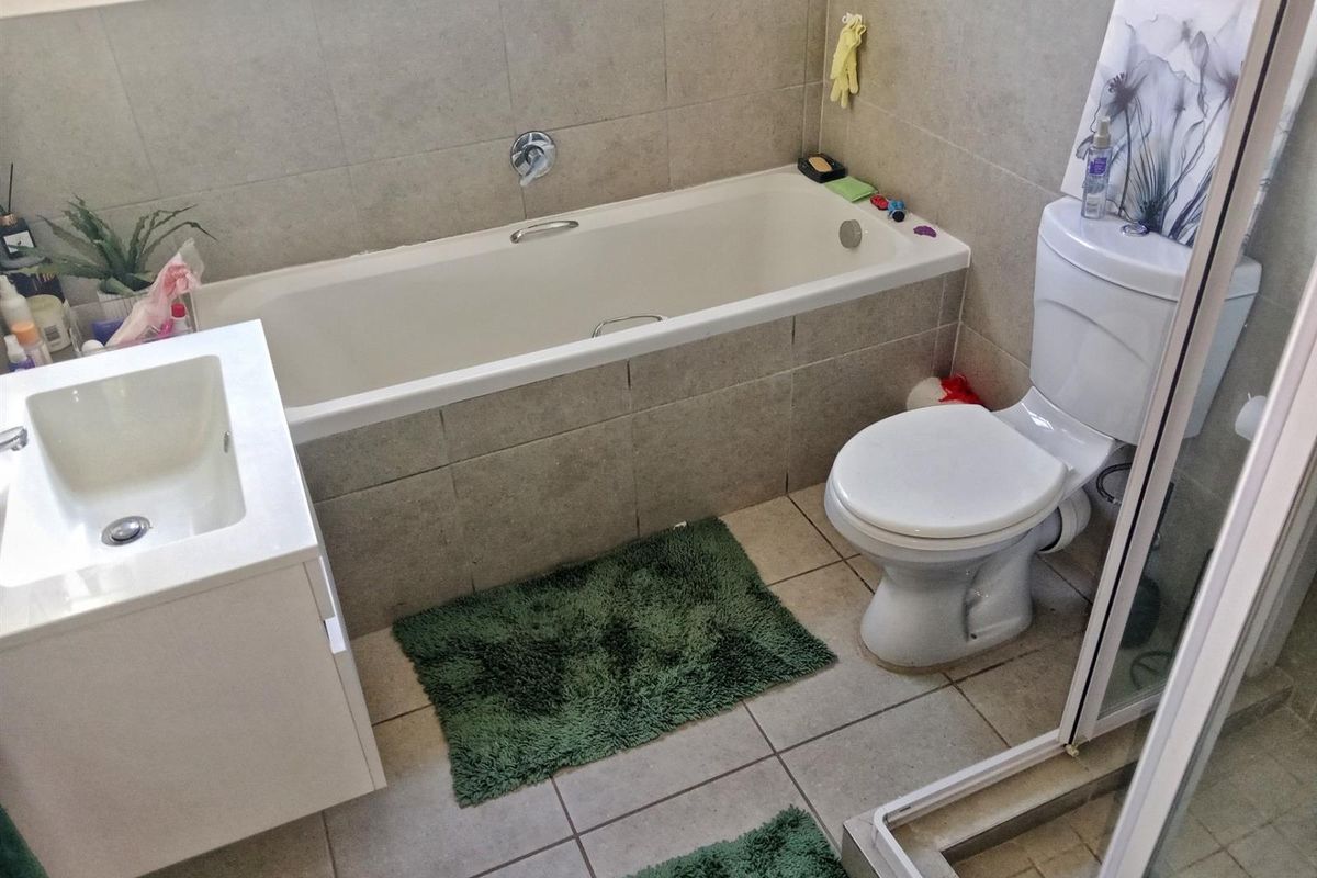 Luxurious 2 Bedroom Apartment To Rent in Theresa Park at Forest View security Estate, Pretoria North - Photo 5