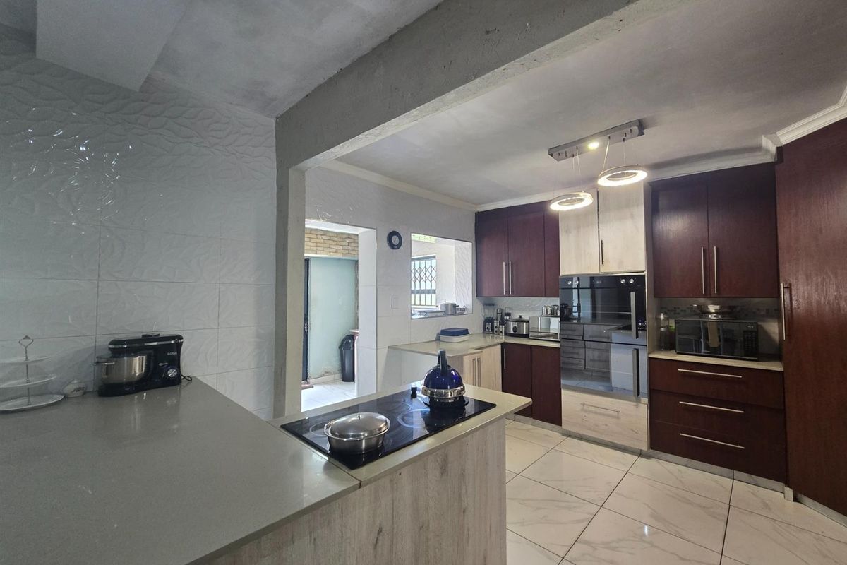 Guest House or Extended Family Home with Dual-Living Layout - Photo 5