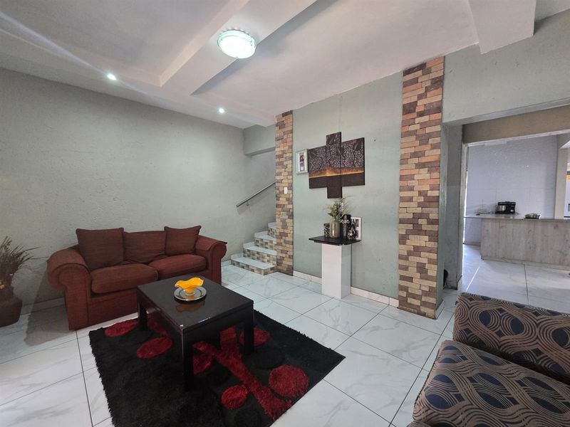 Guest House or Extended Family Home with Dual-Living Layout - Photo 4