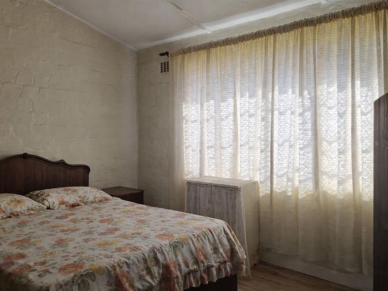 3-Bedroom Duplex for Sale in Bonteheuwel, Cape Town - Photo 7