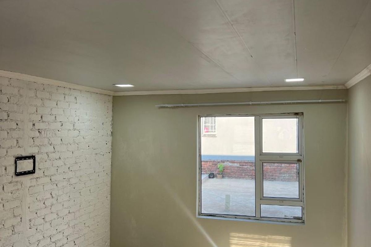 House For Sale in Lombardy East, Lombardy, Johannesburg - Photo 4