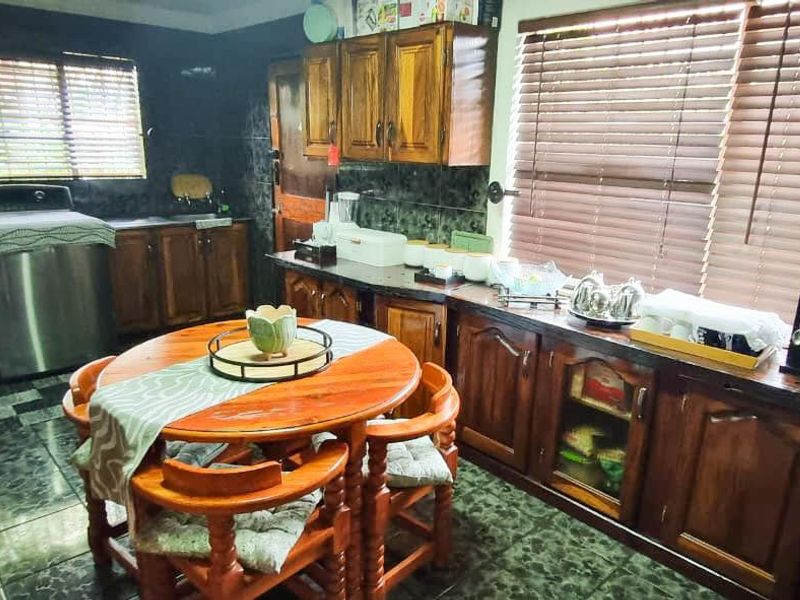 Inviting 3-Bedroom Family Home with Pool in Atlasville - Photo 8