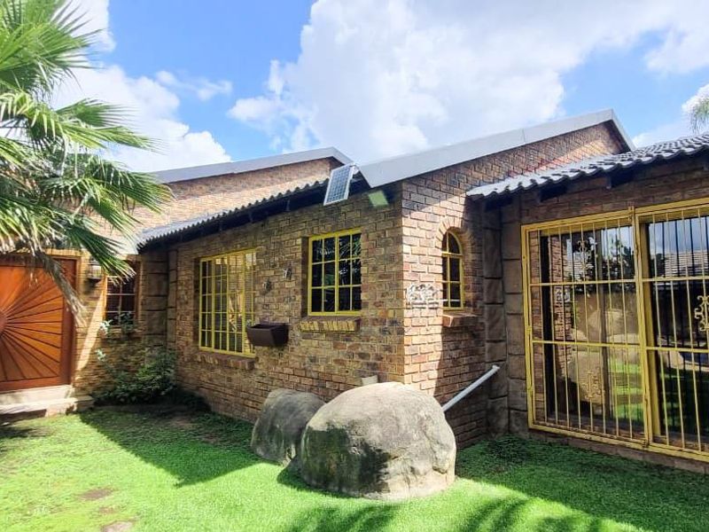 Inviting 3-Bedroom Family Home with Pool in Atlasville - Photo 2