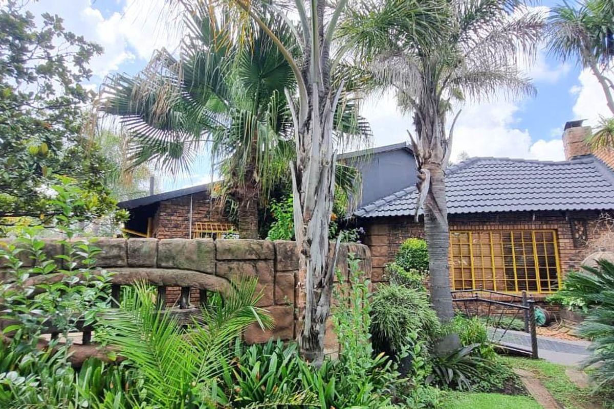 Inviting 3-Bedroom Family Home with Pool in Atlasville - Photo 3