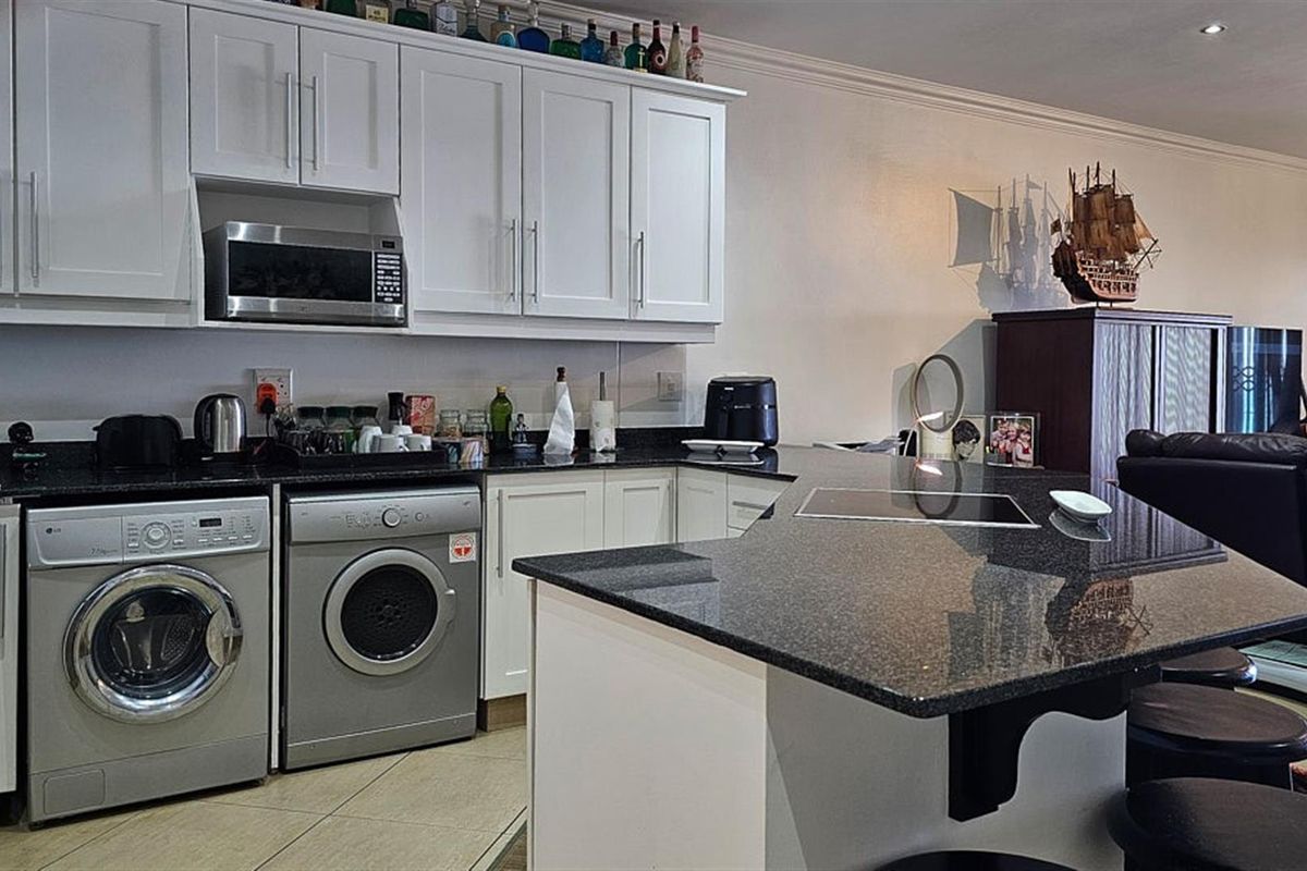Apartment For Sale in Uvongo Beach, Margate, KwaZulu Natal - Photo 5