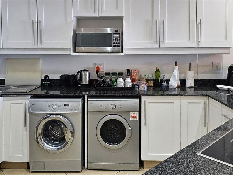 Apartment For Sale in Uvongo Beach, Margate, KwaZulu Natal - Photo 6