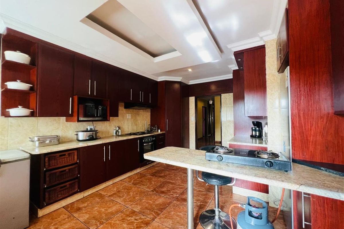 House For Sale in Vaalpark, Sasolburg - Photo 4