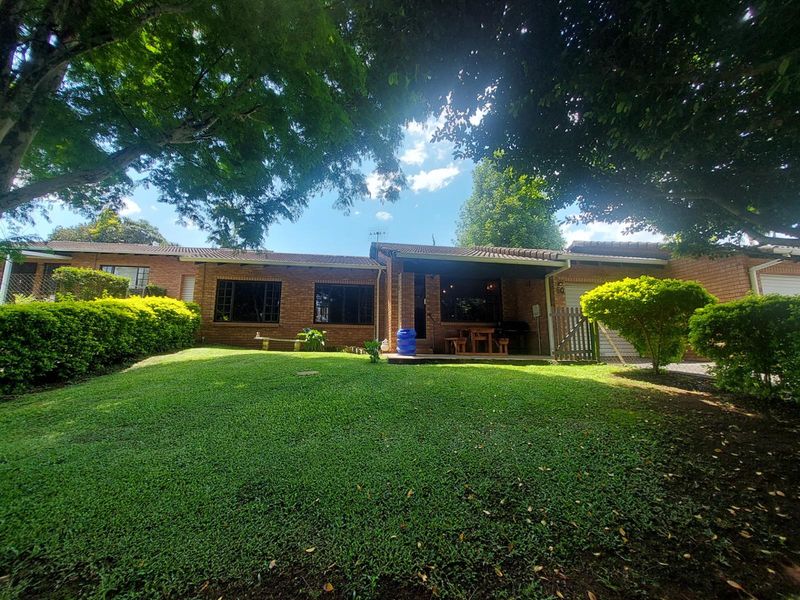 3 bed 2 bath Townhouse For Sale in upmarket waltdorf estate chase valley,pietermaritzburg - Photo 2