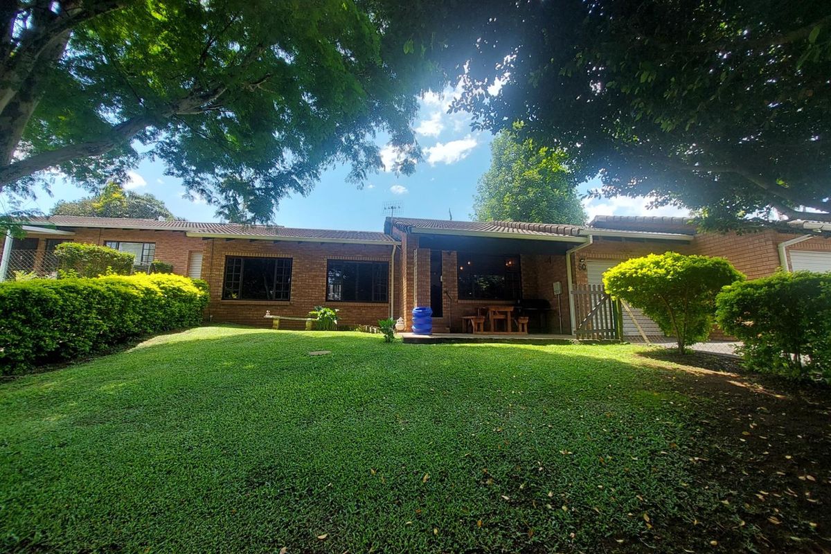 3 bed 2 bath Townhouse For Sale in upmarket waltdorf estate chase valley,pietermaritzburg - Photo 2