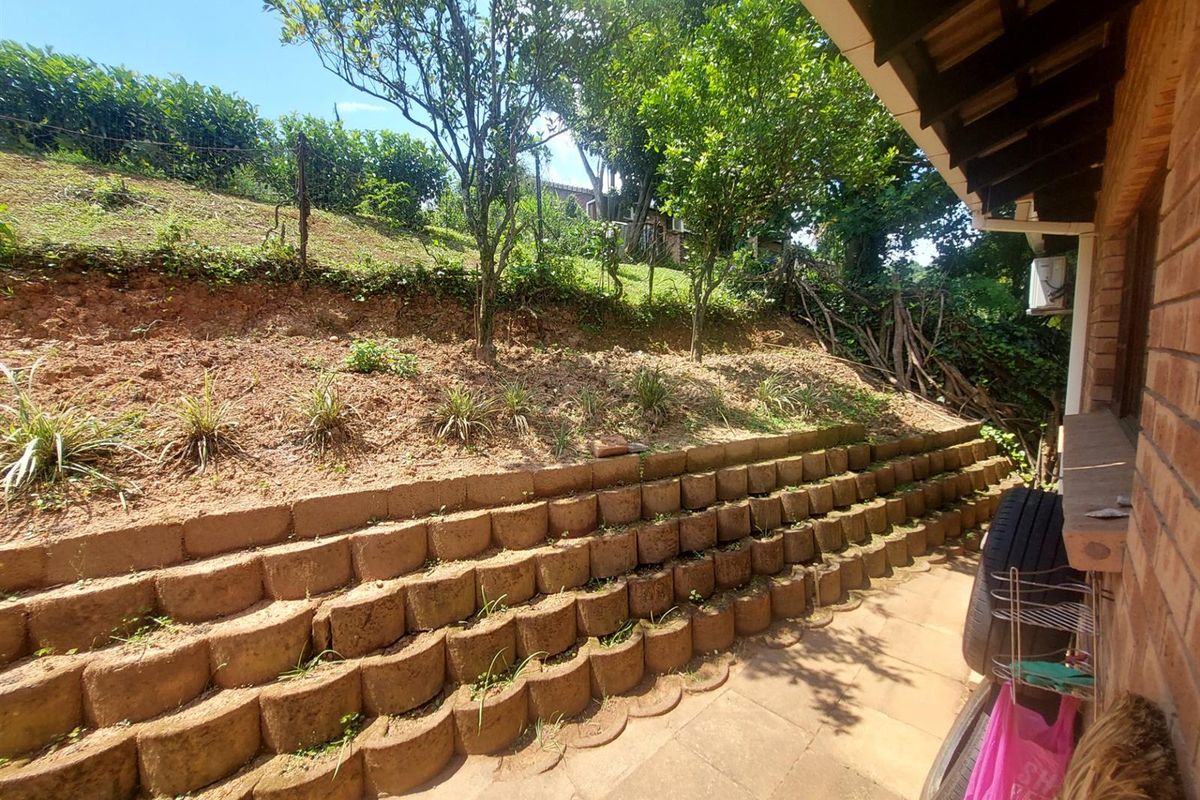 3 bed 2 bath Townhouse For Sale in upmarket waltdorf estate chase valley,pietermaritzburg - Photo 4