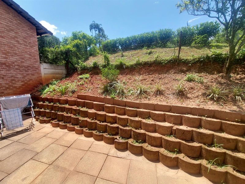 3 bed 2 bath Townhouse For Sale in upmarket waltdorf estate chase valley,pietermaritzburg - Photo 5