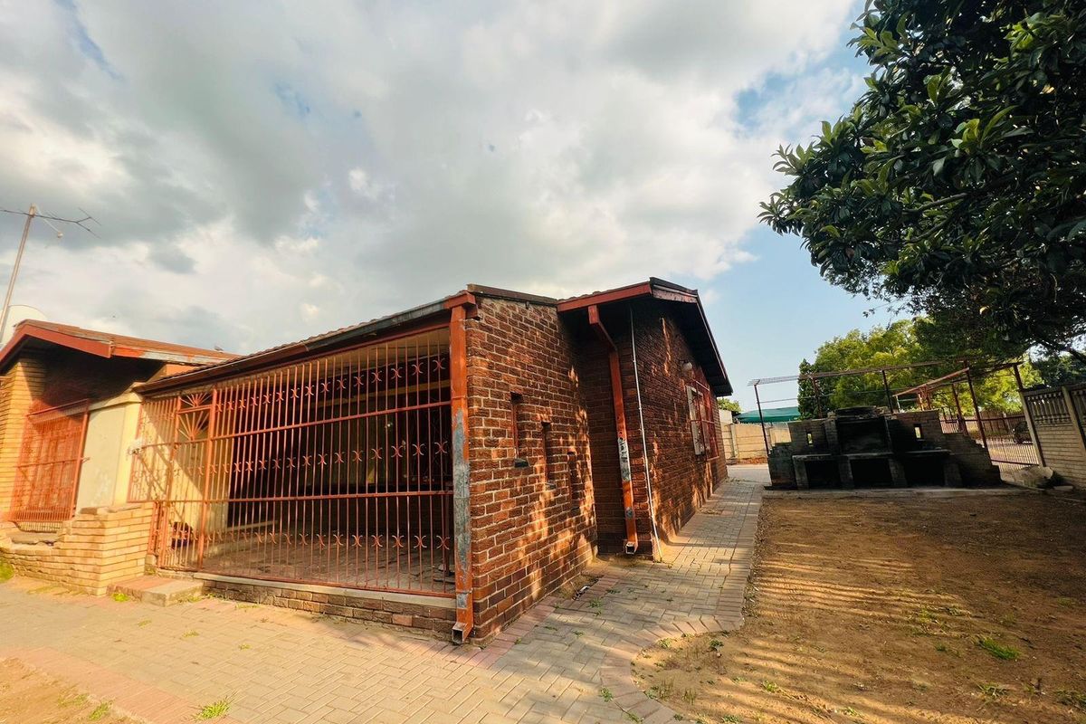 House For Sale in Vanderbijlpark CW 5, Vanderbijlpark CW, Vanderbijlpark - Photo 5