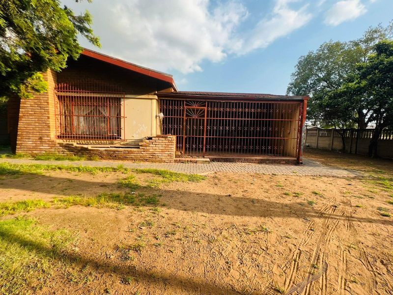 House For Sale in Vanderbijlpark CW 5, Vanderbijlpark CW, Vanderbijlpark - Photo 3