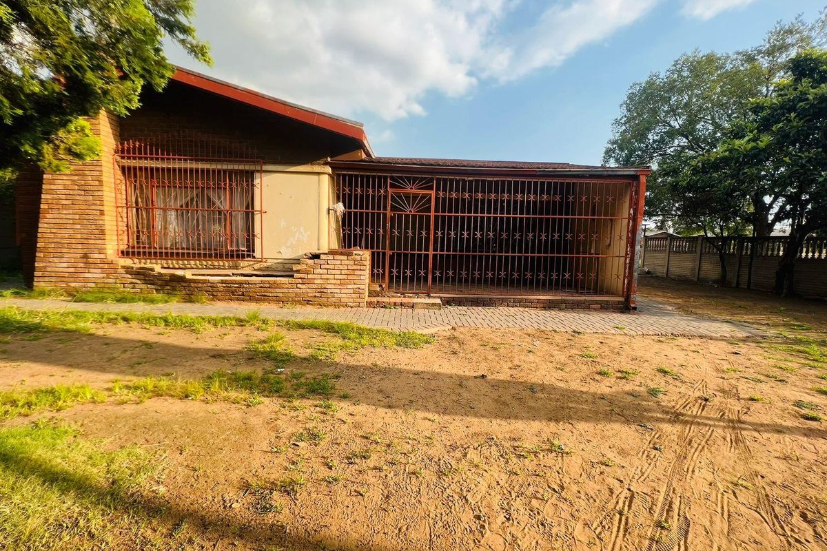 House For Sale in Vanderbijlpark CW 5, Vanderbijlpark CW, Vanderbijlpark - Photo 3
