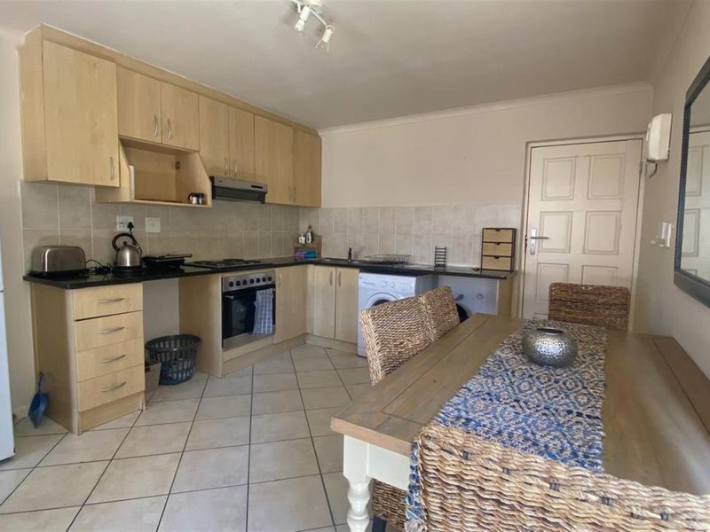 Stunning Apartment in Whispering Pines, Gordons Bay Central, Gordons Bay - Photo 6