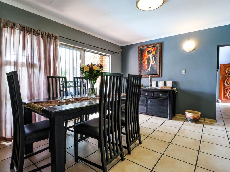 4 Bedroom home  with Flatlet and Solar System in Boomed Area - Photo 9