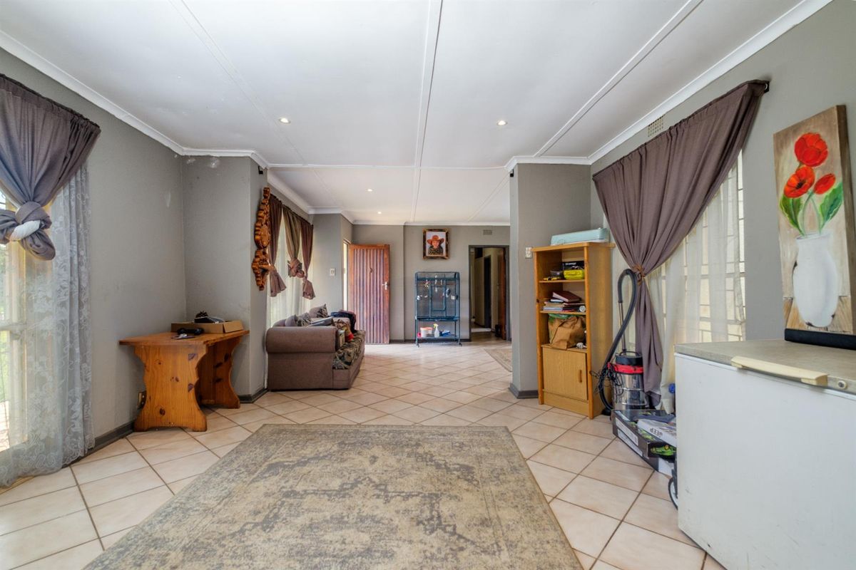 SOLD - 3 Bedroom House For Sale in Witpoortjie, Roodepoort - Photo 5