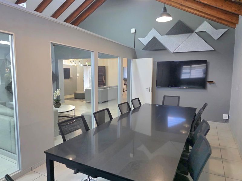 Stunning Furnished Prime Office Space In Sublime Parkmore Location - Photo 10