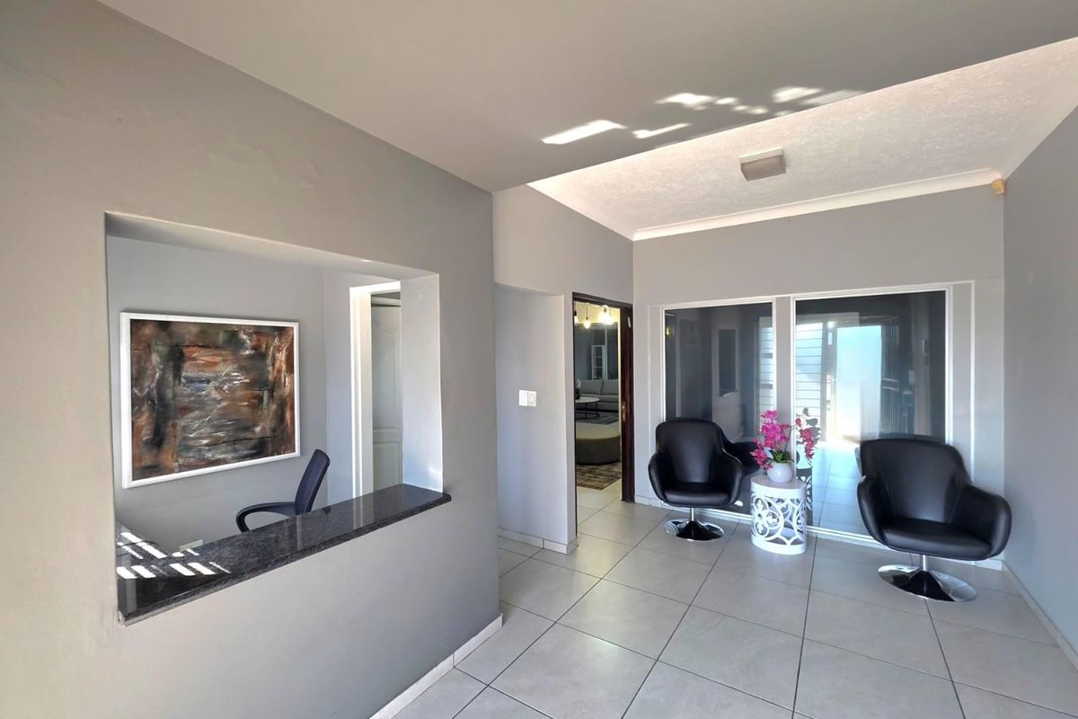Stunning Furnished Prime Office Space In Sublime Parkmore Location - Photo 4