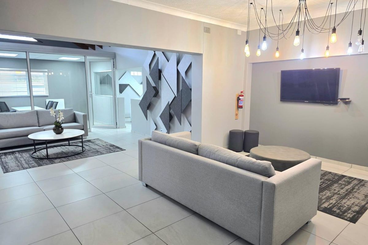 Stunning Furnished Prime Office Space In Sublime Parkmore Location - Photo 5