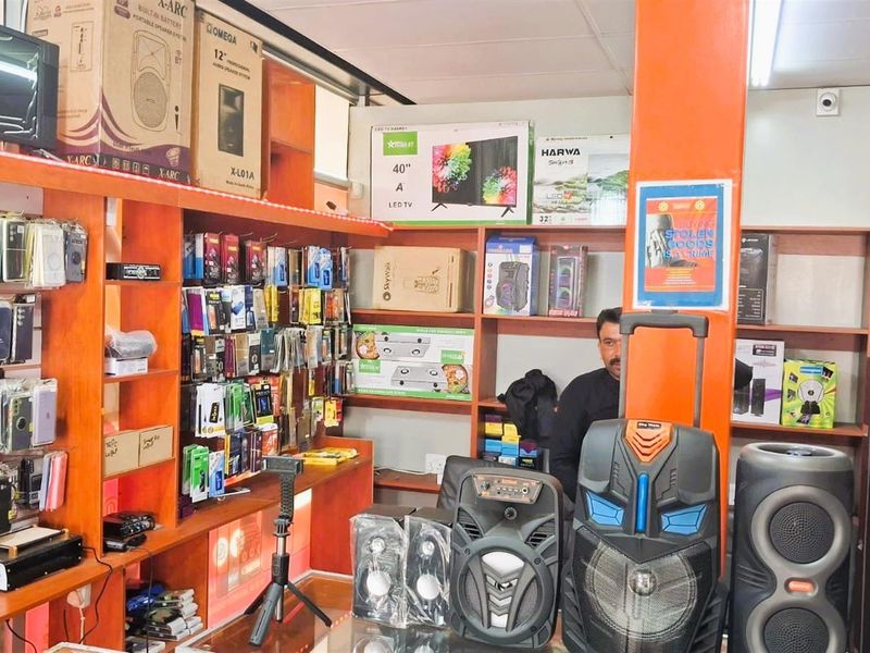 Prime Commercial Property for Sale in Jeffreys Bay CBD | High-Exposure Business Premises - Photo 3