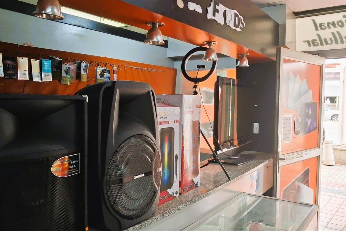 Prime Commercial Property for Sale in Jeffreys Bay CBD | High-Exposure Business Premises - Photo 4