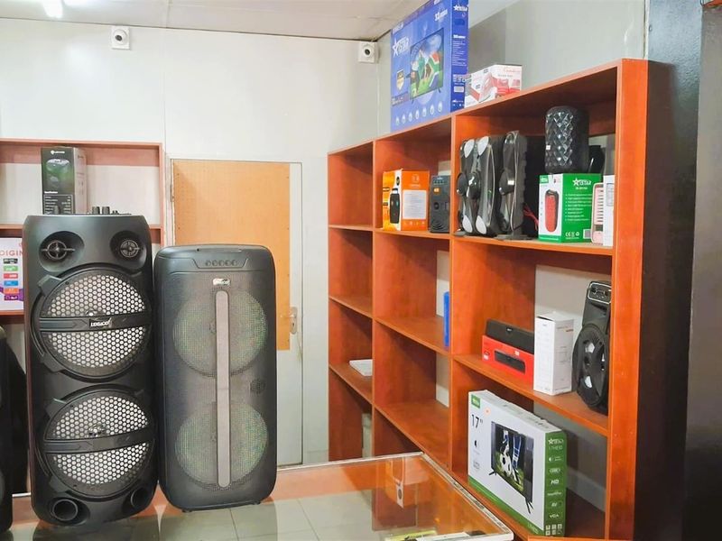 Prime Commercial Property for Sale in Jeffreys Bay CBD | High-Exposure Business Premises - Photo 5