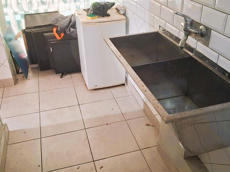 Prime Commercial Property for Sale in Jeffreys Bay CBD | High-Exposure Business Premises - Photo 9