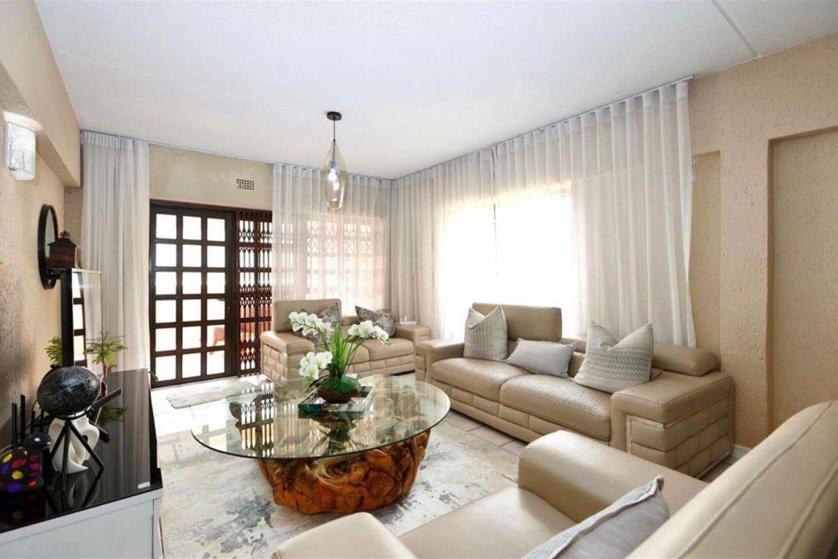 Apartment For Sale in Sandown, Sandton - Photo 3
