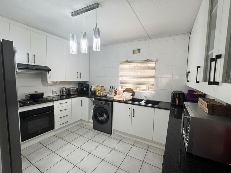 Apartment For Sale in Sandown, Sandton - Photo 5