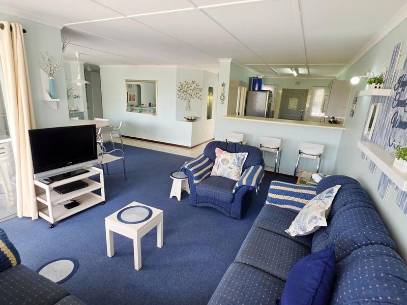 Beautiful Beachfront Apartment For Sale in Ramsgate, sold fully furnished - Photo 5