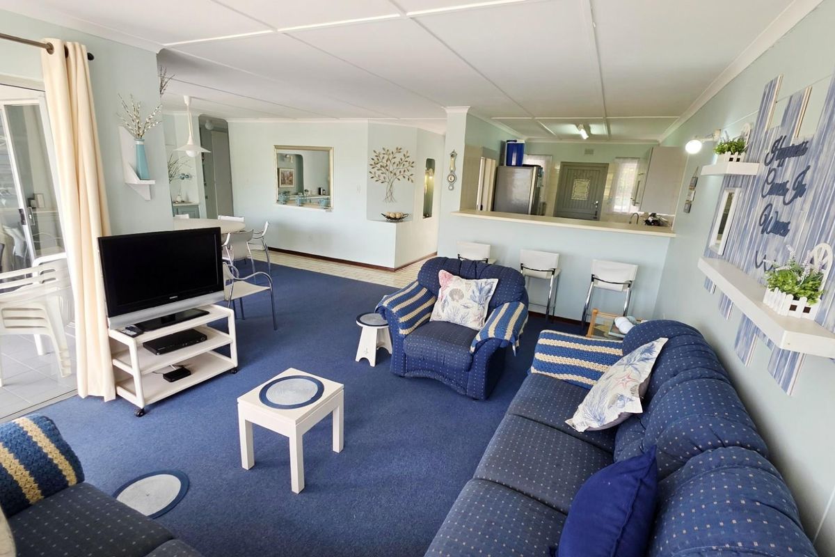 Beautiful Beachfront Apartment For Sale in Ramsgate, sold fully furnished - Photo 5