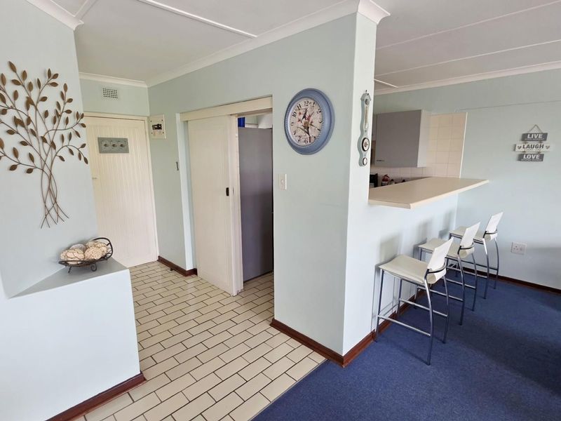 Beautiful Beachfront Apartment For Sale in Ramsgate, sold fully furnished - Photo 7