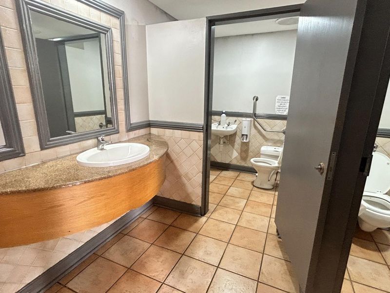 Commercial Property For Sale in Hatfield, Pretoria - Photo 8