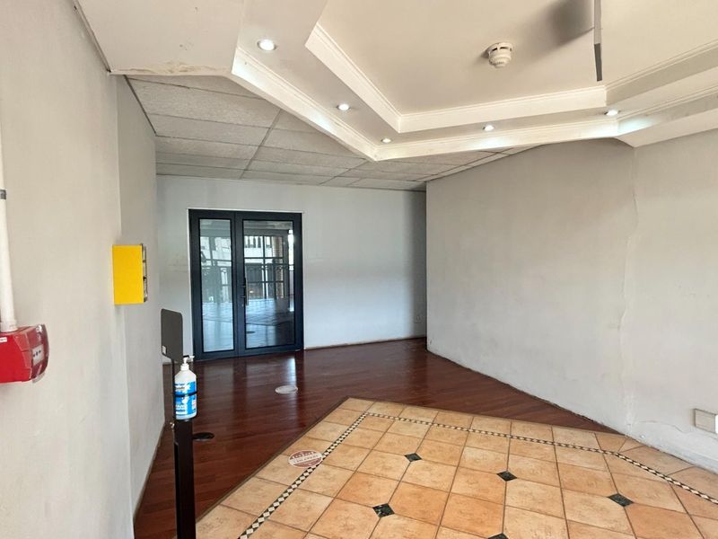 Commercial Property For Sale in Hatfield, Pretoria - Photo 4